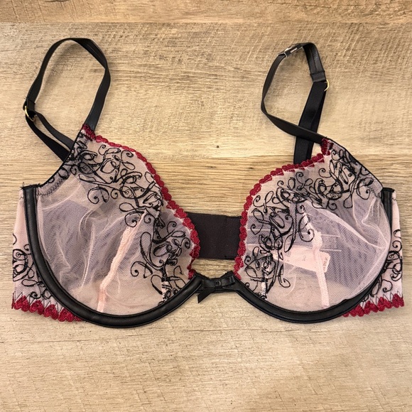 Victoria's Secret 